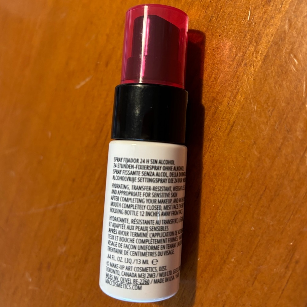 MAC Fix + Stay Over Long-Lasting Setting Spray - Picture 5 of 11